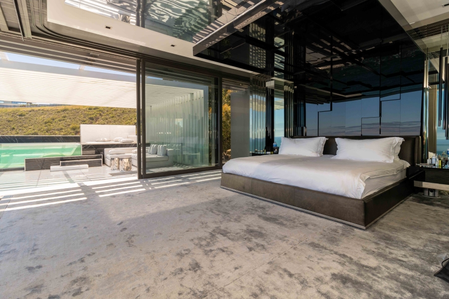 5 Bedroom Property for Sale in Clifton Western Cape